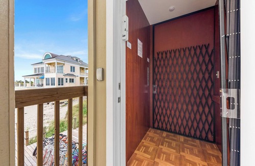 Stuart House | Bathtub Beach Retreat: 8BR/4BA Ocean-to-River w/heated pool +Elevator Discounts!