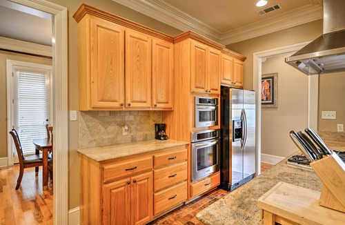 Oscar House | Baton Rouge Area House w/Balcony & Pier Access!