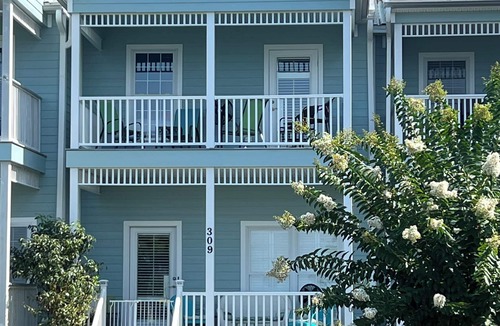 Apalachicola House | 🌴Bay Breeze Believer Apalachicola Bay Front Home with Fishing Dock🌴