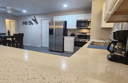 Orange House | Bay House 4 bedroom 3 full bath