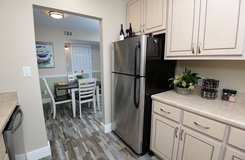 Panama City Condo | Bay Paradise: Luxury 1 Bedroom Condo with Stunning Sunsets & Resort Amenities!