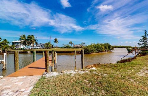 Goodland House | Bayfront Bliss Retreat