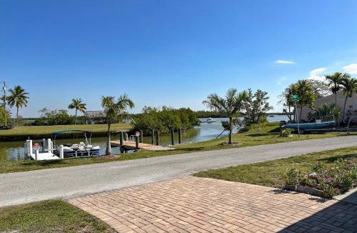 Goodland House | Bayfront Bliss Retreat