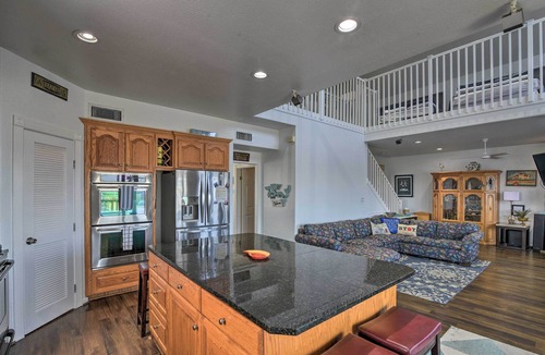 Sportsman Road Cottage | Bayfront Fishing Pier: Galveston Island Home!