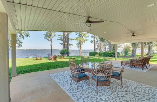 Ono Island House | Bayfront Gem: Patio & Fire Pit in Pensacola