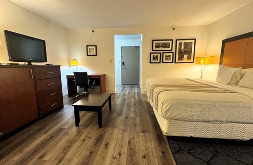 Meridian Hotel | Baymont by Wyndham Meridian