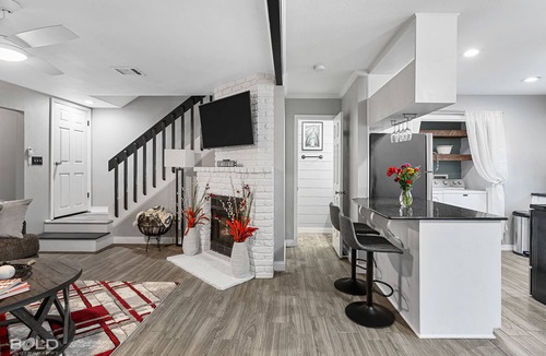 Broadmoor House | Bayou Getaway - Gated townhome w/King Bed