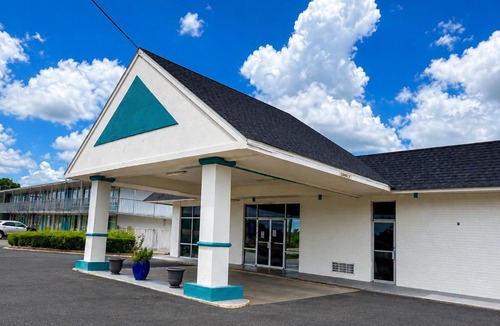 Jennings Hotel | Bayou Inn