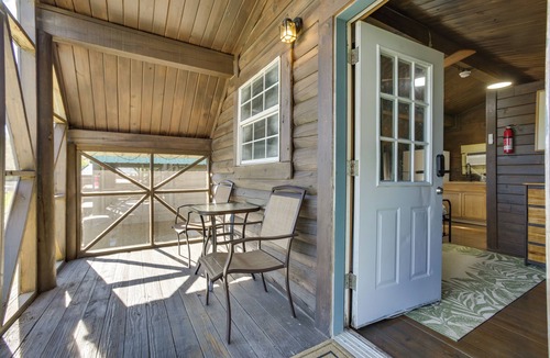Crown Point Apartment | Bayou Retreat w/Screened Porch Near NOLA!