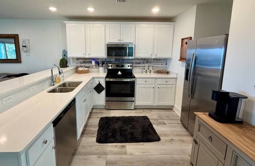 Innerarity Townhomes House | Bayside Bliss: Beautiful Views & Pool!