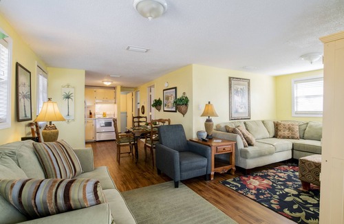 Fairhope Cottage | Bayside Cottage by Roberts Brothers Vacation Rentals