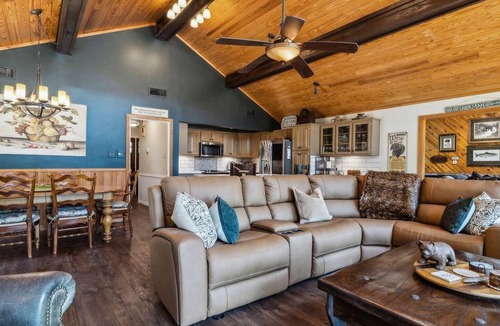 Star Harbor House | Bayside on Cedar Creek (Star Harbor). Sleeps 14, Pool