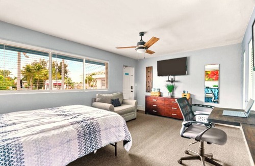 Treasure Island Hotel | 🏖️ BBR #5, Steps to the Beach, Heated Pool w/Full Kitchen & 2 Beds!