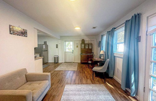 Long Beach House | Beach Access BBQ Grill Cozy Studio WIFI