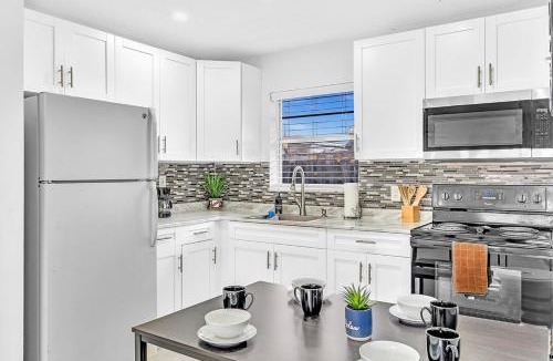Royal Poinciana House | Beach And Hard Rock Hollywood Vacation House Ha02