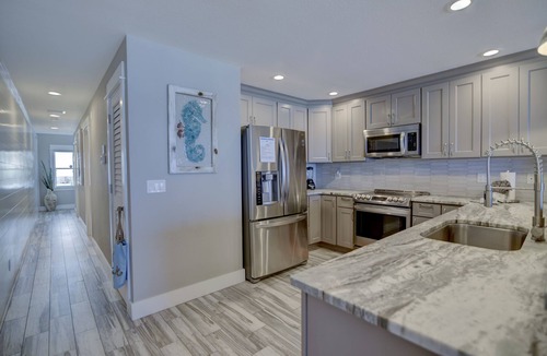 Laguna Beach Estates House | Beach at your toes, sand in your hands. Come and enjoy "Sea La Vie"