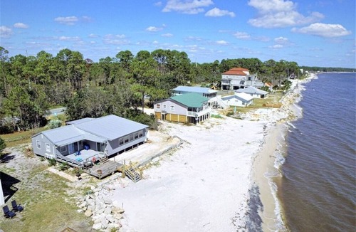 Carrabelle House | Beach Barrack 4BR/2BA