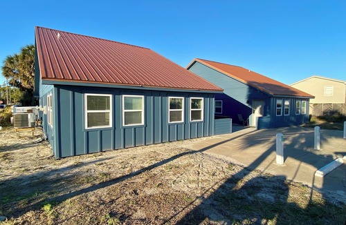 East End Cottage | BEACH BUM COTTAGES - STEPS FROM BEACH, INGROUND POOL, PERFECT LOCATION