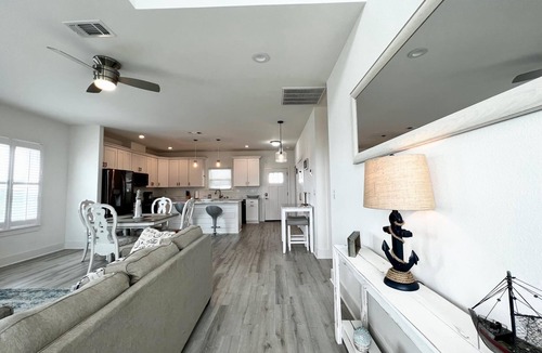 Gulfport Cottage | Beach Cottage with a View!