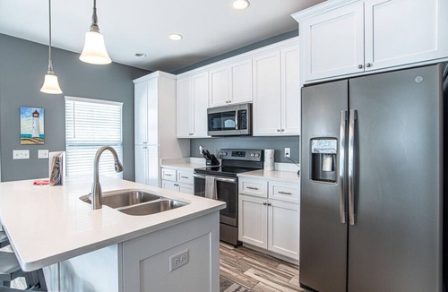 Laguna Beach House | Beach Daze on PCBLaguna Bch 1block to sand DogOK 6ppl
