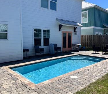 Sunnyside House | Beach Escape! 4BR Pool Home, Sleeps 15, Game Room & Minutes to 30A & Pier Park