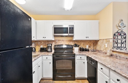 Bahama Beach Condo | Beach Escape Condo | Pet-Friendly, Walk to Beach & Local Favorites