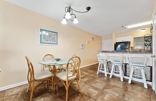 Bahama Beach Condo | Beach Escape Condo | Pet-Friendly, Walk to Beach & Local Favorites