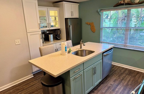 Marineland Acres House | Beach Escape wth Hot Tub - Walk to Ocean - Dog Friendly