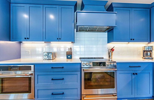 East End House | Beach front access, private pickleball court, pool & hot tub, dog-friendly