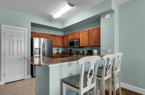 Panama City Beach Condo | BEACH FRONT CONDO! SLEEPS UP TO 8!BCH SRVC INCL!