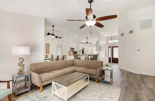 Sebastian Highlands House | Beach Getaway - Private Heated Pool & 2 King Beds