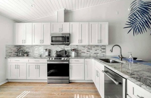 Atlantic Beach House | Beach Getaway - Team Joseph Ellen