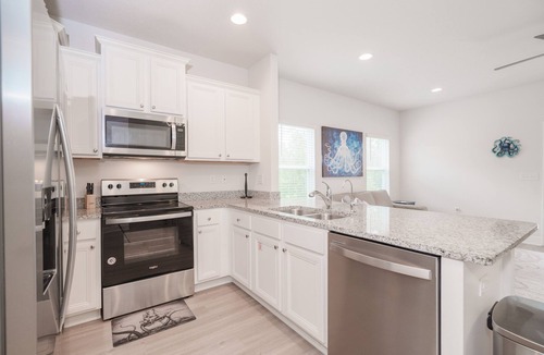 Thomas Drive House | Beach Getaway | Community Amenities!