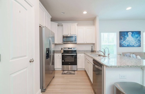 Thomas Drive House | Beach Getaway | Community Amenities!