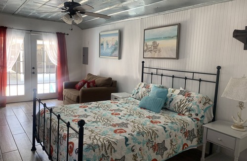 Riviera Beach Cottage | Beach Guest House Cottage Pier Park, Frank Brown Park, & 30a, private driveway