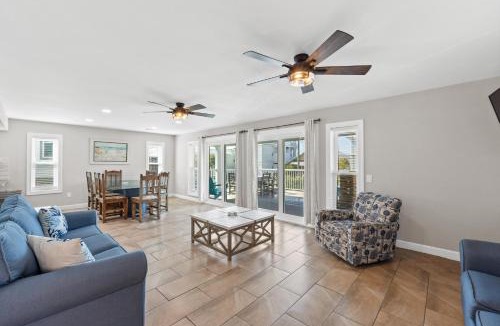 Holiday Beach House | Beach House - Gulf Dream by Panhandle Getaways