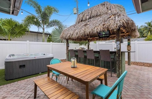 Santa Barbara Estates House | Beach House Hot Tub & Tiki Bar, Walk to Beach