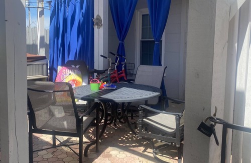 Kiska Beach House | Beach House one block from the ocean. West end of panama city beach.