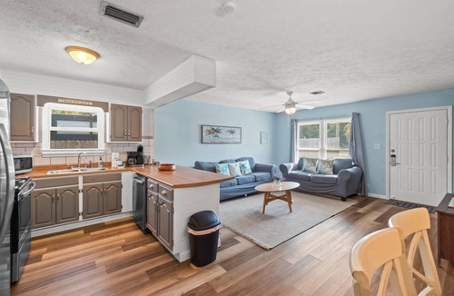 Bahama Beach House | Beach House Seas The Day - Beach Across Street, Free Activities Daily