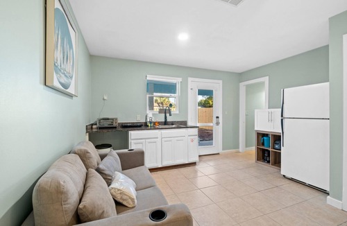 Bahama Beach House | Beach House Sunset Paradise Studio - Beach, Free Golf Round Daily