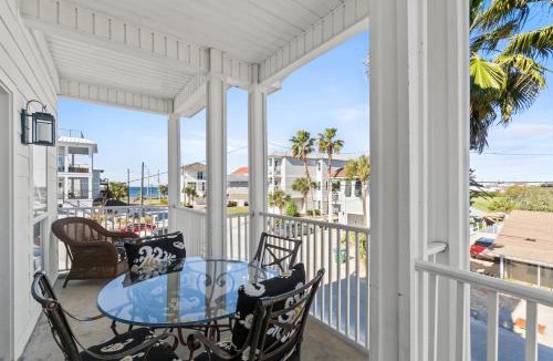 Laguna Beach House | Beach House - The Sandcastle by Panhandle Getaways
