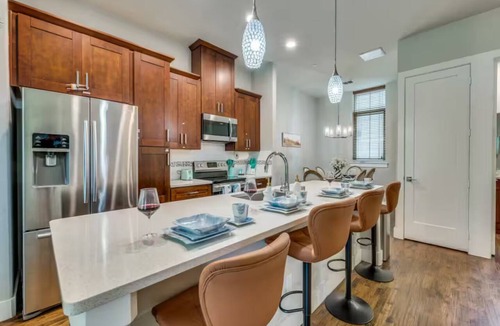 Farmers Branch House | Beach-Inspired Centrally Located Townhome