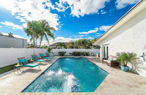 Singer Island House | Beach Lux Heated Pool w/Infinity Spa, Cabana, BBQ, Golden Tee Walk to Beach