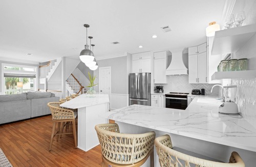 Seawalk Circle House | Beach Music l 30A l Bike to Seaside l Outdoor Dining l Pool l Bikes