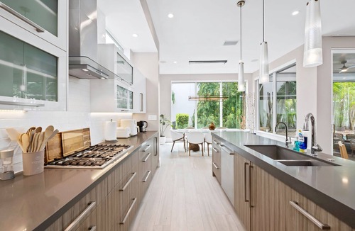 Dolphin Isles House | Beach next door! Las Olas only 10 min away!