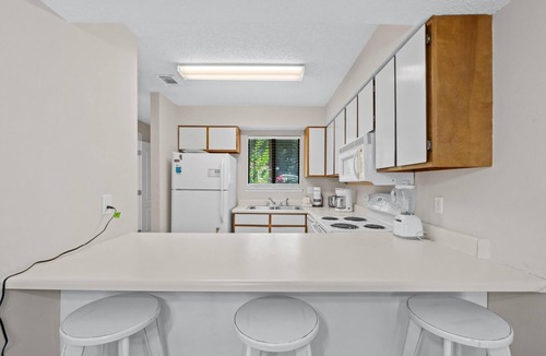 West Panama City Beach Condo | Beach, Pools, Pet Friendly - Portside Z2 - Best Deal in Pcb! FREE Activities!