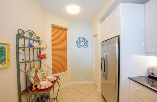 Navarre Beach Condo | BEACH SETUP Mar. thru Oct. June and July, Sat to Sat only. Sleeps 6 in beds.
