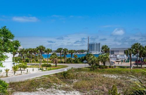 Holiday Isle House | Beach Side- Harbor View