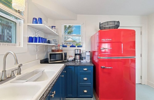 Ocean Cay House | Beach side - Walk to restaurants - Close to downtown