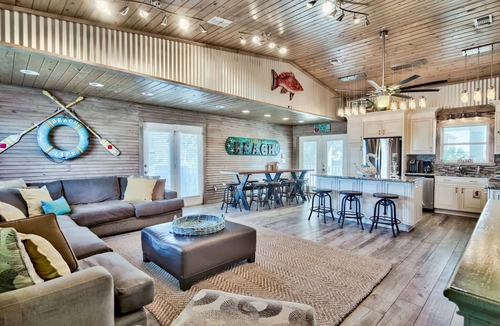 Holiday Isle House | Beach View, Free Sunset Cruise | Captains Quarters
